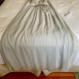 Maternity bridesmaid dress! Needs dry cleaning